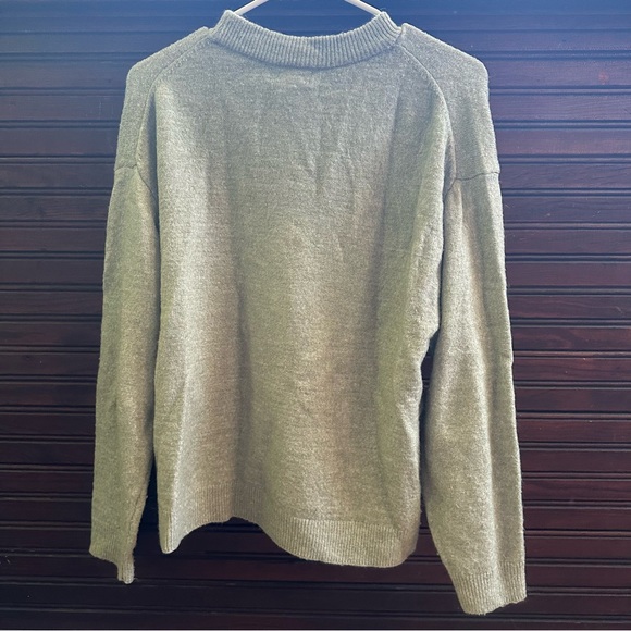 ‼️LAST CHANCE‼️H&M Sweater - Picture 2 of 2